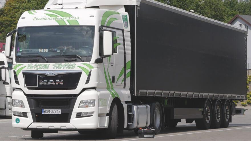 This image shows a truck with Bridgestone Ecopia H002 tyres